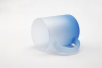 mug givre depoli bleu clair couche